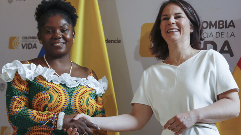 Στην Κολομβία η ΥΠΕΞ της Γερμανίας – Προτείνει στενότερη συνεργασία στην ανανεώσιμη ενέργεια