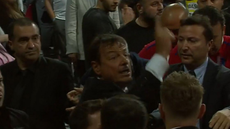 Χαμός με τον Αταμάν στο φινάλε του Αναντολού Εφές – Φενέρμπαχτσε