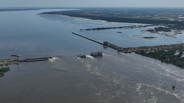 Δυσκολίες στην πρόσβαση σε πόσιμο νερό για εκατοντάδες χιλιάδες Ουκρανούς, λέει ο πρόεδρος Ζελένσκι