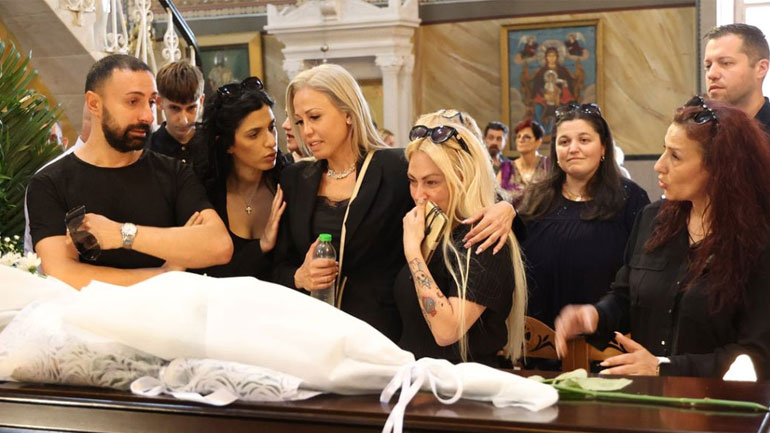 Γιάννης Φλωρινιώτης: Συντετριμμένα τα παιδιά του στο τελευταίο αντίο