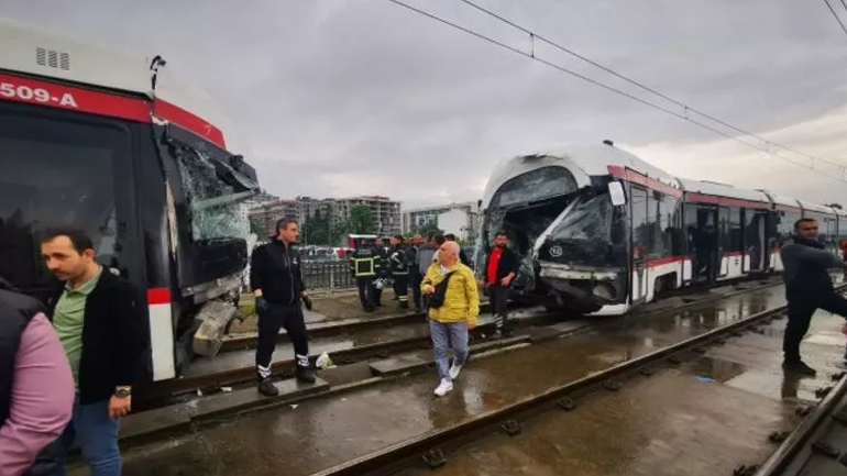 Πάνω από 20 τραυματίες σε μετωπική σύγκρουση τραμ στη Σαμψούντα