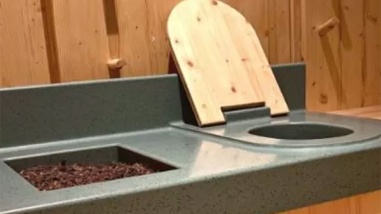 Μπιενάλε αρχιτεκτονικής: «Ο θάνατος της τουαλέτας με καζανάκι» στο φινλανδικό περίπτερο