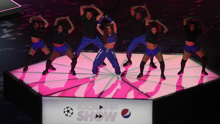 Το φαντασμαγορικό σόου πριν την έναρξη του τελικού