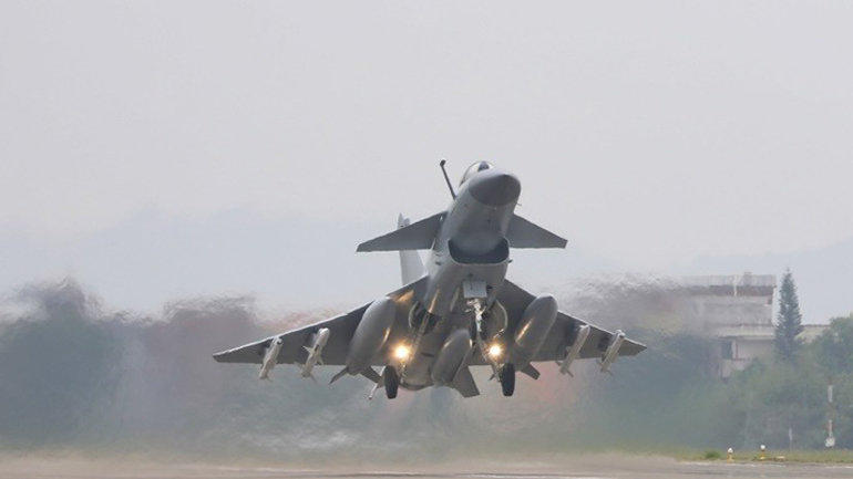 Η Ταϊπέι στέλνει μαχητικά καθώς κινεζικά πολεμικά αεροσκάφη διασχίζουν το Στενό της Ταϊβάν