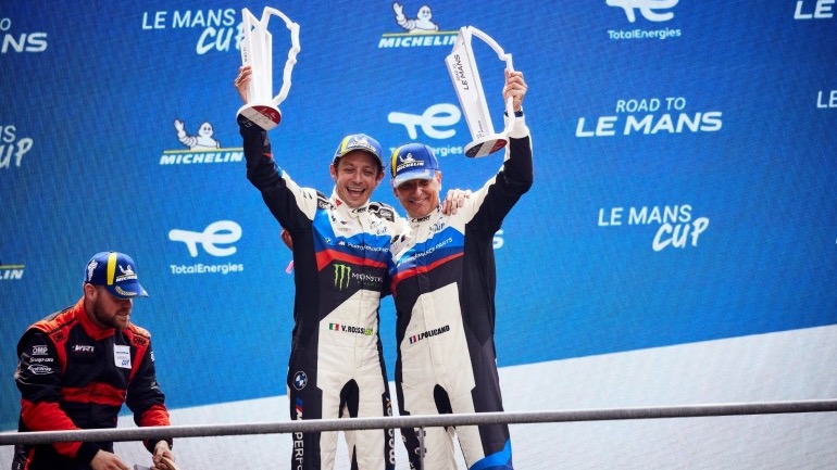 O Valentino Rossi νικητής και στα αυτοκίνητα