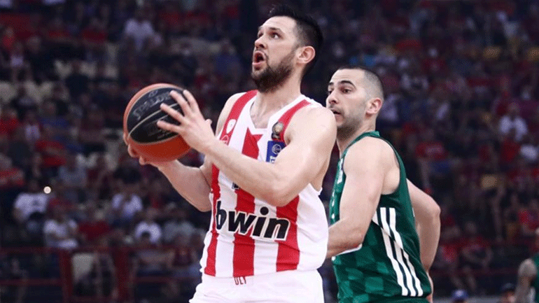 Ολυμπιακός: Θλάση πρώτου βαθμού στο γαστροκνήμιο ο Παπανικολάου