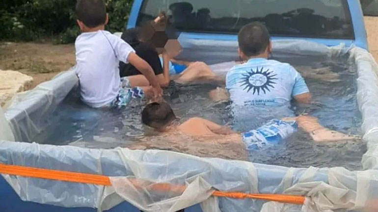 Ξεκίνησαν οι ζέστες, ξεκίνησαν και τα περίεργα – Έκανε την καρότσα πισίνα και πήγε τα παιδιά βόλτα 