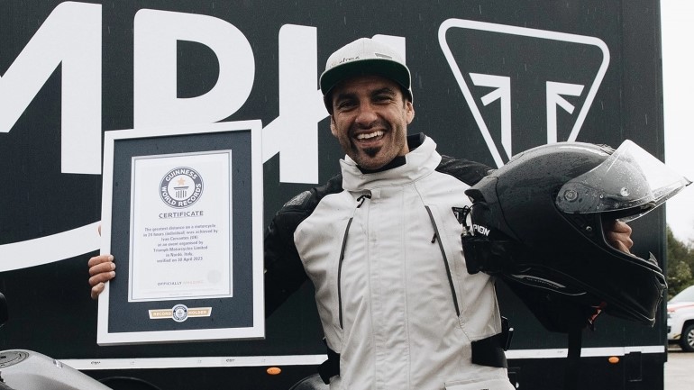 Νέο ρεκόρ γκίνες για τα περισσότερα χιλιόμετρα που διανύθηκαν σε 24 ώρες με μοτοσυκλέτα