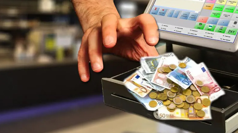 Τρίκαλα: Έβαζε «χέρι» στο ταμείο της επιχείρησης όπου εργαζόταν για χρόνια