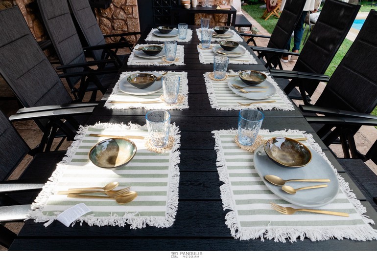 Άποψη του χώρου με την καλοκαιρινή συλλογή επίπλων και διακόσμησης JYSK Ελλάδας.