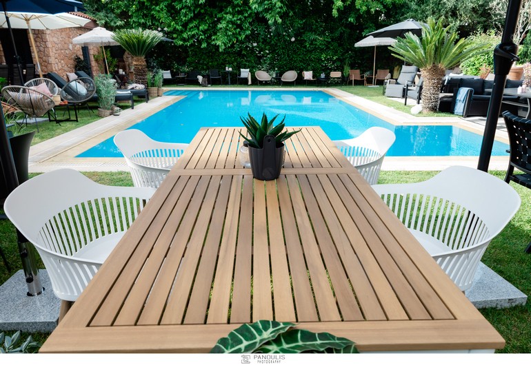 Άποψη του χώρου με την καλοκαιρινή συλλογή επίπλων και διακόσμησης JYSK Ελλάδας.