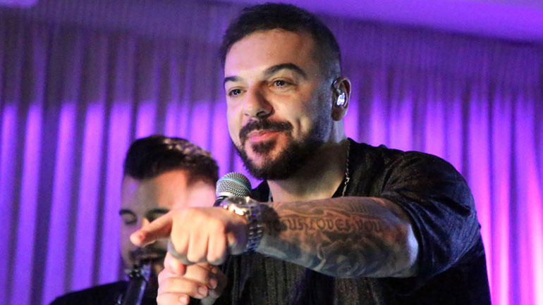 Τριαντάφυλλος: «Έχω κάνει παρατήρηση σε κοπέλα μου επειδή φόραγε κοντό»