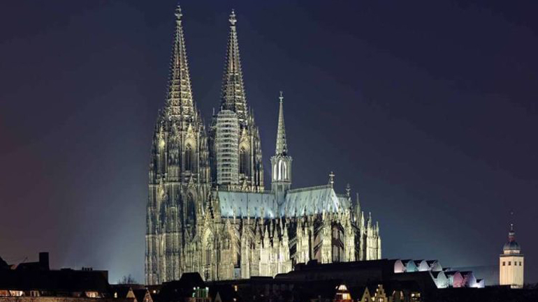 Γερμανία: Η αρχιεπισκοπή της Κολωνίας καλείται να αποζημιώσει με 300.000 ευρώ ένα θύμα παιδεραστή ιερέα
