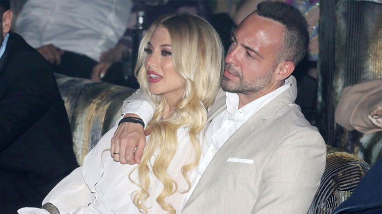 Κωνσταντίνα Σπυροπούλου: Στα μπουζούκια με τον σύζυγό της Βασίλη Σταθοκωστόπουλο και τα πεθερικά της