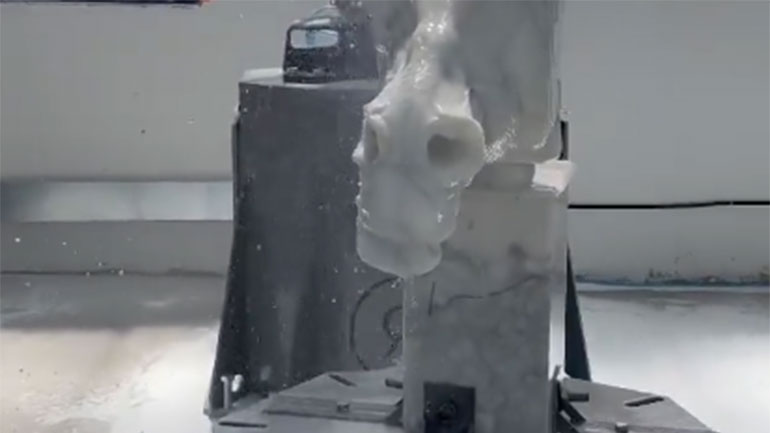 Ρομπότ κατασκεύασε αντίγραφο του αλόγου του άρματος της Σελήνης