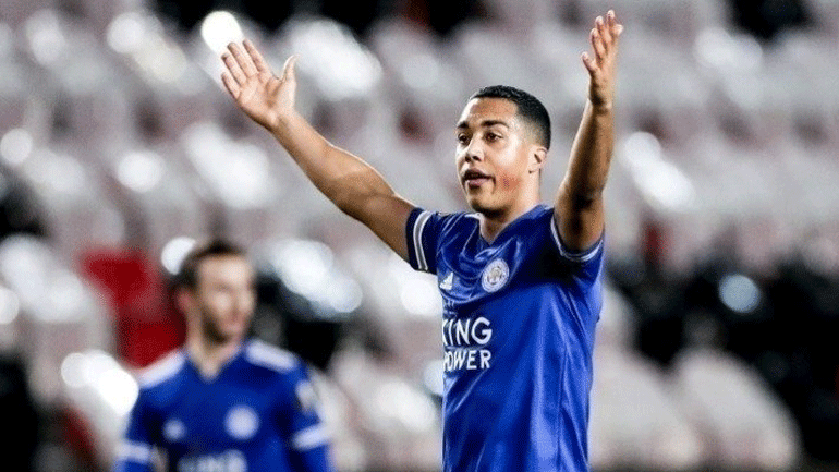 Υπέγραψε στην Άστον Βίλα ο Τίλεμανς