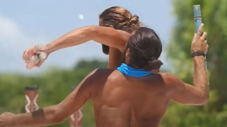 Survivor All Star: Η αγκωνιά του Κωνσταντίνου Βασάλου στον Νίκο Μπάρτζη