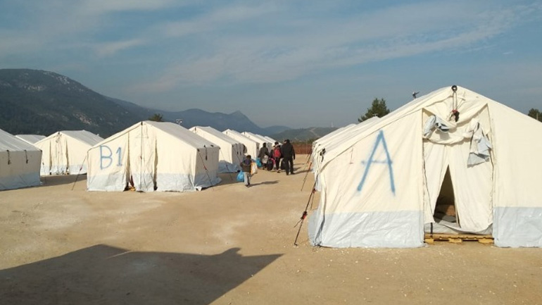 Το πρωί της Παρασκευής η μεταφορά των διασωθέντων του ναυαγίου της Πύλου στη δομή της Μαλακάσας