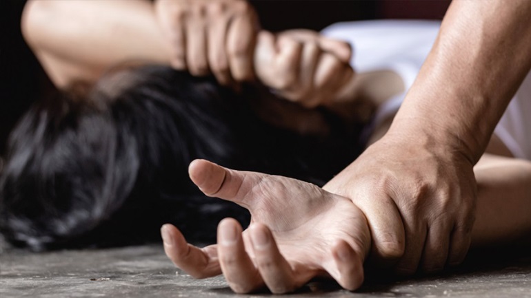 Ηράκλειο: Χτύπησε τη σύζυγό του και της πέταξε σπασμένο πιάτο τραυματίζοντάς την