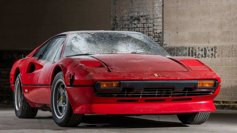 Σε δημοπρασία 20 Ferrari που «χτυπήθηκαν» από  τυφώνα το 2004 και παρέμειναν ξεχασμένες σε αποθήκη για 20 χρόνια