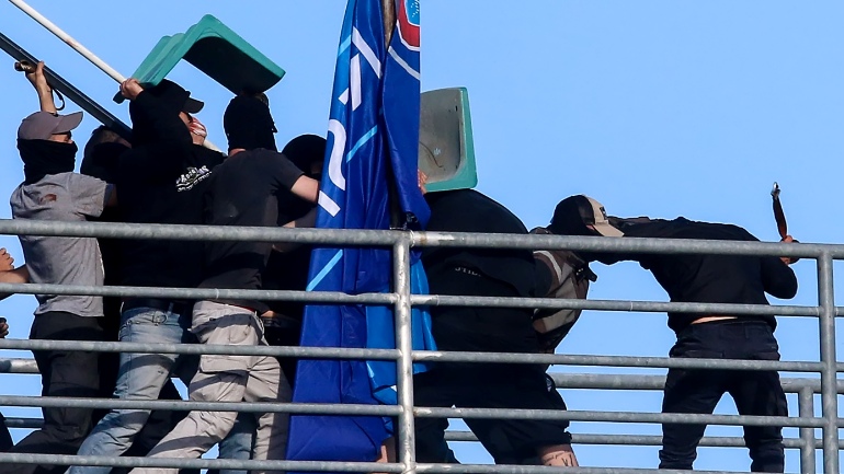 Στη φυλακή 8 οπαδοί για τα επεισόδια στον τελικό Κυπέλλου ΠΑΟΚ-ΑΕΚ στο Πανθεσσαλικό