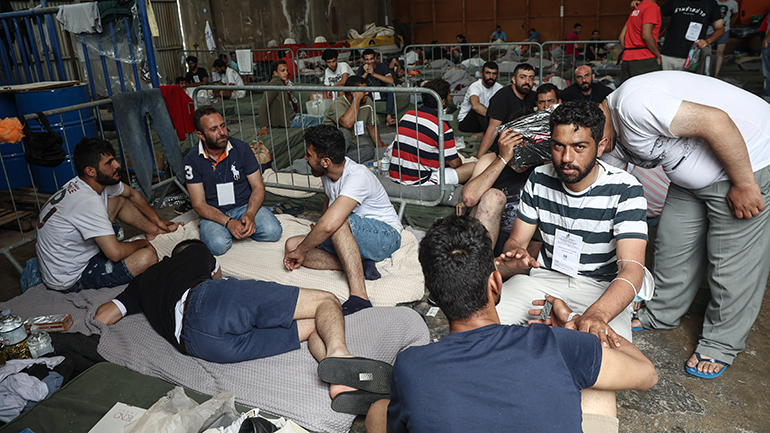 Συνεχείς οι αναφορές των γαλλικών ΜΜΕ στο πολύνεκρο ναυάγιο ανοιχτά της Πύλου Συνεχείς οι αναφορές των γαλλικών ΜΜΕ στο πολύνεκρο ναυάγιο ανοιχτά της Πύλου