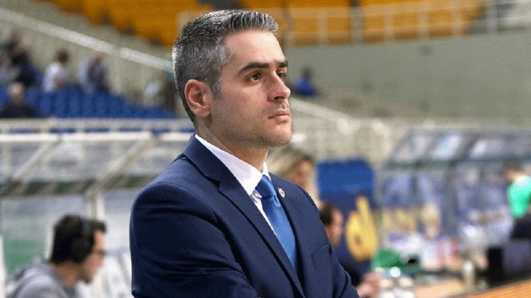 Παραμένει στον Άρη ο Καστρίτης