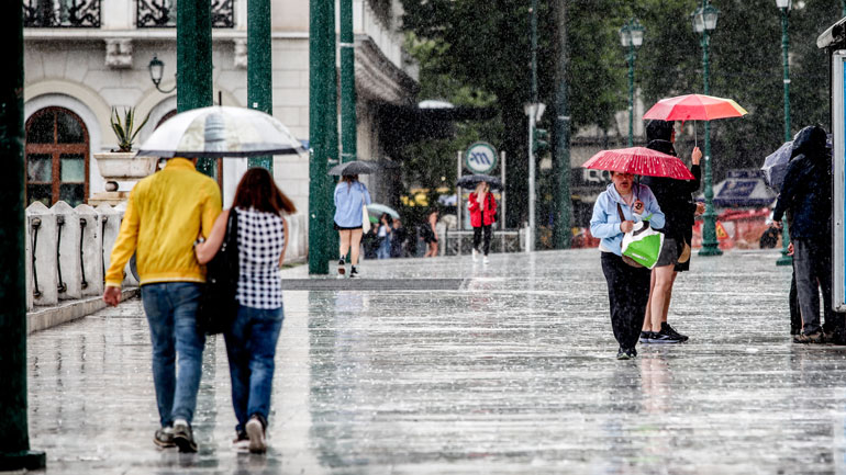 Φθινοπωρινός καιρός από σήμερα με βροχές και καταιγίδες