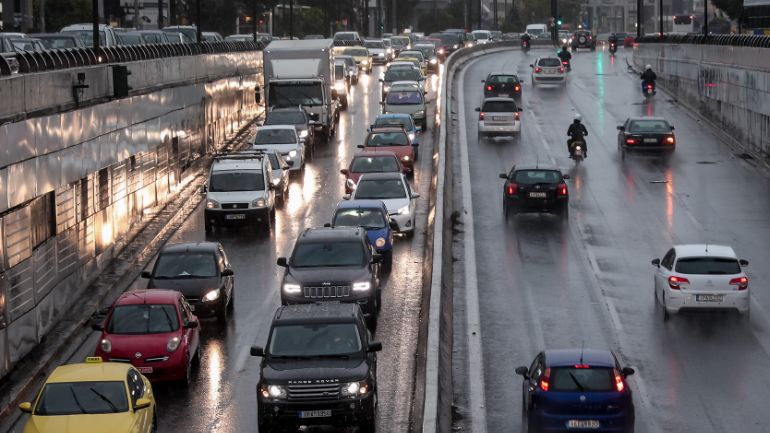 Χάος στους δρόμους της Αθήνας εξαιτίας της κακοκαιρίας