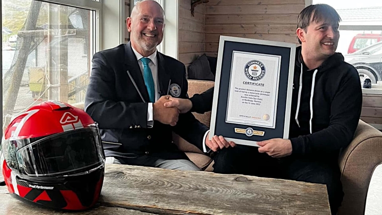 Έσπασε τελικά το ρεκόρ Γκίνες η Acerbis για τα περισσότερα χιλιόμετρα χωρίς γέμισμα