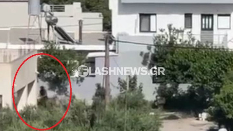 Κρήτη: Καρέ-καρέ η έφοδος της ΕΚΑΜ στο σπίτι του 56χρονου που απειλούσε να ανατιναχθεί