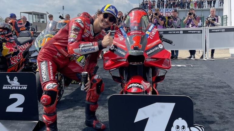 Οι κίτρινες σημαίες από τις πτώσεις στα τελευταία στάδια καθόρισαν την Pole Position στο Γερμανικό MotoGP