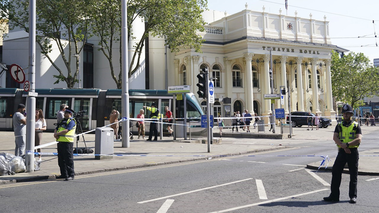 Στο δικαστήριο εμφανίστηκε ο κατηγορούμενος για τις δολοφονίες στο Νότιγχαμ Στο δικαστήριο εμφανίστηκε ο κατηγορούμενος για τις δολοφονίες στο Νότιγχαμ