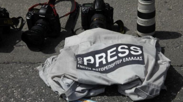 Καταγγελία της Ένωσης Φωτορεπόρτερ για αστυνομική βία σε μέλος της