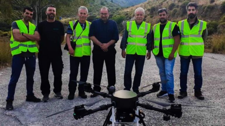 Η ομάδα εθελοντικής δράσης Χίου ‘’ΟΜΙΚΡΟΝ’’ εκπαιδεύτηκε στην χρήση drone απο την Dronexprts