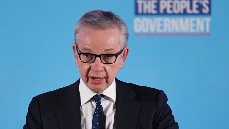 Συγγνώμη από τον λαό ζήτησε ο Βρετανός υπουργός Μ. Γκόουβ χαρακτηρίζοντας φρικτό το βίντεο του Partygate