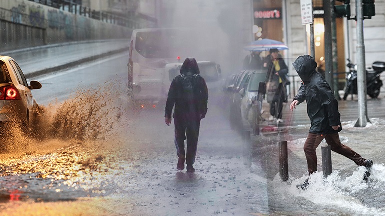 Μήνυμα  του 112 σε κατοίκους της Εύβοιας, των Κυκλάδων, της Χίου και της Λέσβου για επικίνδυνα καιρικά φαινόμενα