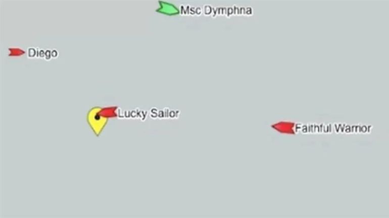 Η κίνηση των πλοίων στην περιοχή όπου το σκάφος τελικά βυθίστηκε (με κίτρινο χρώμα) υποδηλώνει ότι ήταν ακίνητο ώρες πριν το ναυάγιο