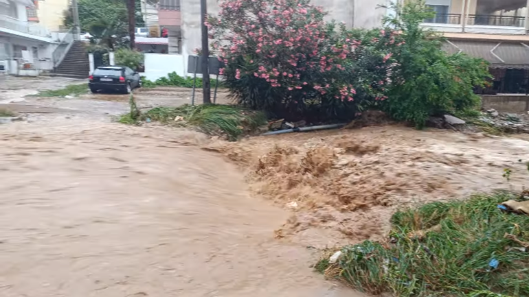 Τις πληγές τους μετρούν οι κάτοικοι σε Θεσσαλονίκη, Χαλκιδική και δυτική Μακεδονία μετά την κακοκαιρία