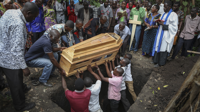 Ουγκάντα: Συντετριμμένες οι οικογένειες μετά την επίθεση τζιχαντιστών σε σχολείο