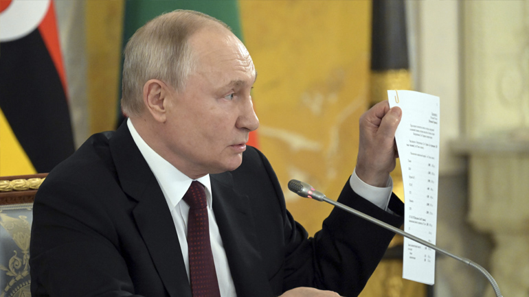 Αγία Πετρούπολη: Ο Πούτιν έδειξε συμφωνία με την Ουκρανία που αθετήθηκε