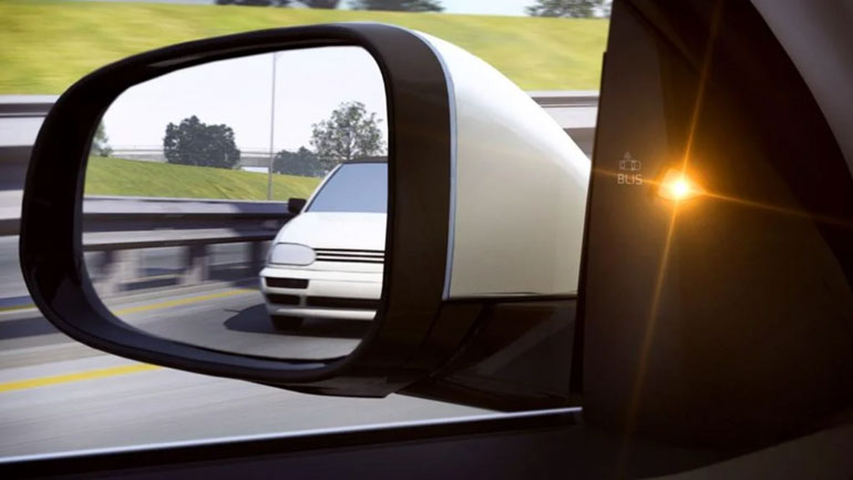 Έρευνα: Ο κόσμος προτιμά κάμερα οπισθοπορείας και ειδοποίηση «νεκρής» γωνίας, παρά αυτόνομη οδήγηση