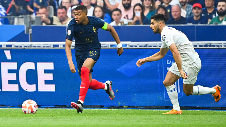 Γαλλία-Ελλάδα 1-0: Έπεσε μαχόμενη στο «Stade de France» η «γαλανόλευκη»
