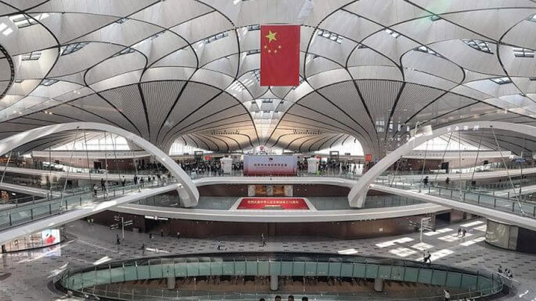 Η επιβατική κίνηση ανακάμπτει στα κινεζικά αεροδρόμια