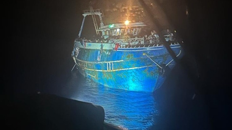 Προθεσμία για αύριο Τρίτη πήραν οι 9 συλληφθέντες για το πολύνεκρο ναυάγιο της Πύλου