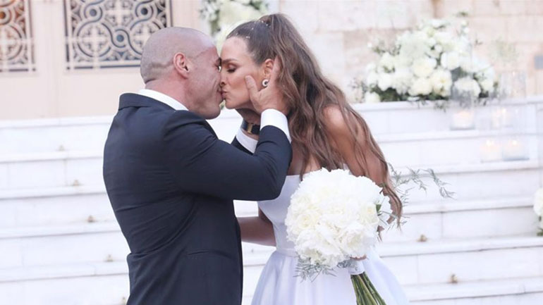 Μιχάλης Ζαμπίδης: Χόρεψε το «Eye of the Tiger» στη γαμήλια δεξίωση με τη σύζυγό του και τις κόρες τους