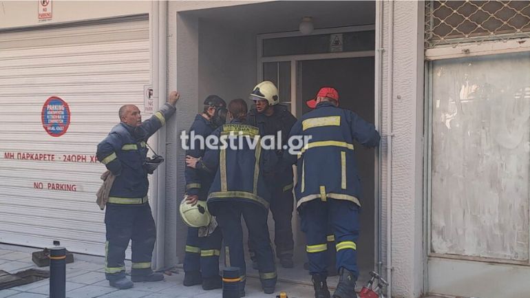 Φωτιά σε ρολόγια ηλεκτροδότησης πολυκατοικίας στη Θεσσαλονίκη – Απομακρύνθηκαν ένοικοι