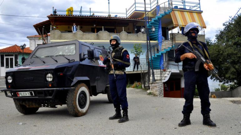 Αλβανία: Σφοδρές συγκρούσεις αστυνομίας και Μοτζαχεντίν – Πληροφορίες για νεκρούς