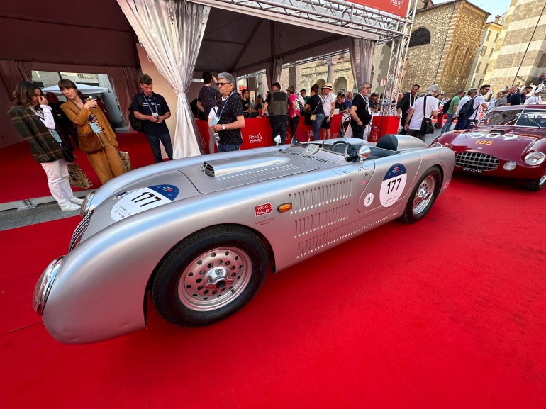 Ο Νικόλαος Μπάκος συμμετείχε με Veritas Comet του 1949