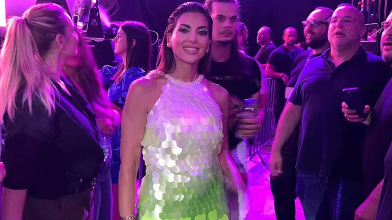 Σταματίνα Τσιμτσιλή: Η εντυπωσιακή εμφάνιση στα MAD VMA και η βράβευση στον Αργυρό